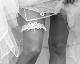 knees garter belt wedding dress skiing women non-dominant knee UCLA study adventure injury