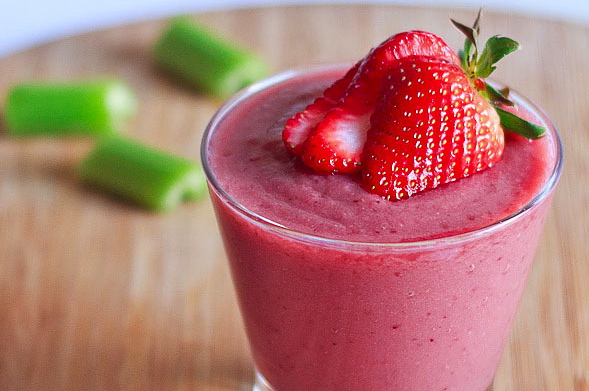 Celery and Red Berry Smoothie Recipe