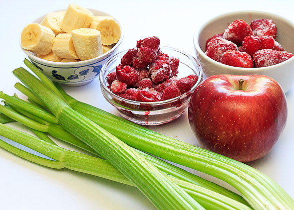 Red Berry Celery Smoothie recipe